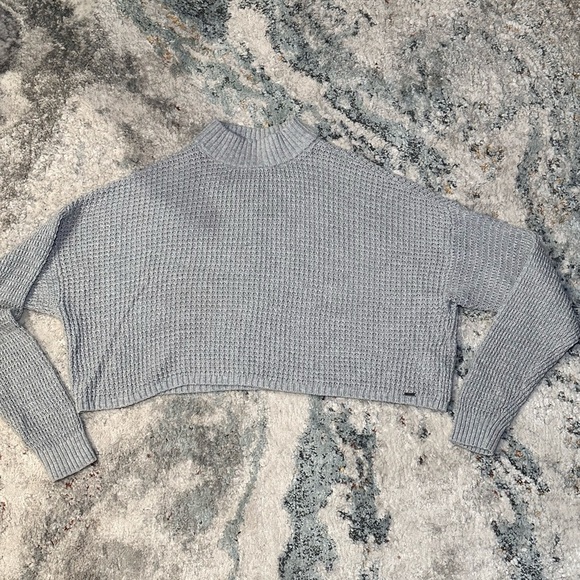 Hollister Gray Chunky Knit Cropped Sweater - Size M - Picture 2 of 5